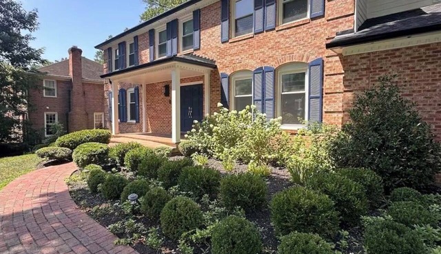 Normandy H. a charming house in silver spring. 5 min from The Adventist Hospital