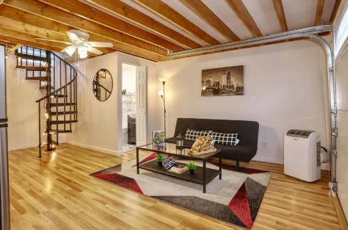 NYC Style Loft Studio Direct Bus to Times Square