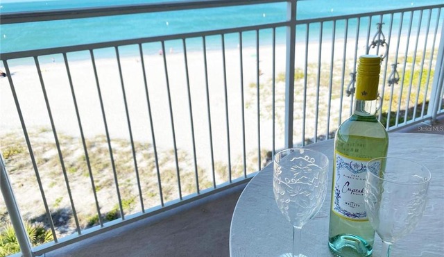 Oceanfront View of Madeira Beach, Steps to the Beach - Madeira Norte Condo