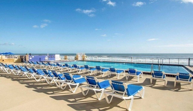 Ormond Beach | Romantic Beach Retreat | Pool + Beach