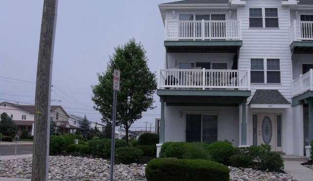 Paradise by the Ocean Steps to best beach.Ocean Front pool. Private garage.