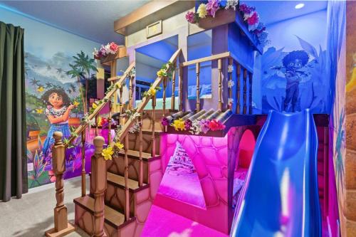 Paradiso Grand Resort: 6BR Getaway