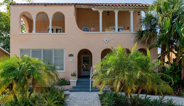 Peaceful 1/1 Apt - Downtown 10 minutes