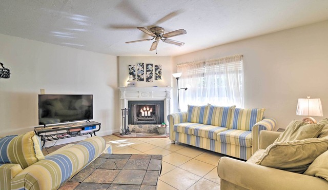 Pet-Friendly Brooksville Cottage w/Fire Pit!