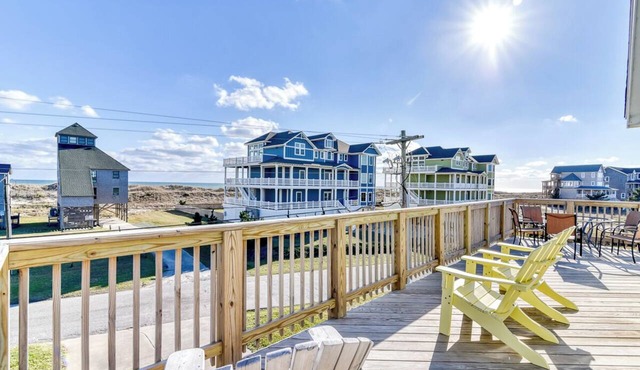 Pet-friendly semi-oceanfront Hatteras home w/ocean & sunrise views!