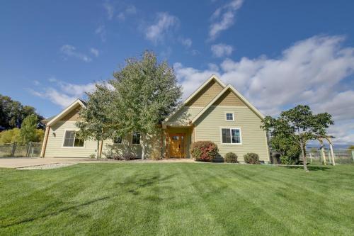 Pet-Friendly Stevensville Home w/Mountain Views!