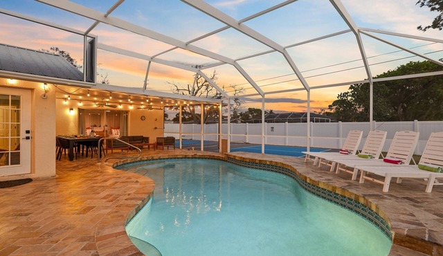 Pickleball oasis! Game Room! Playset! Heated Pool!