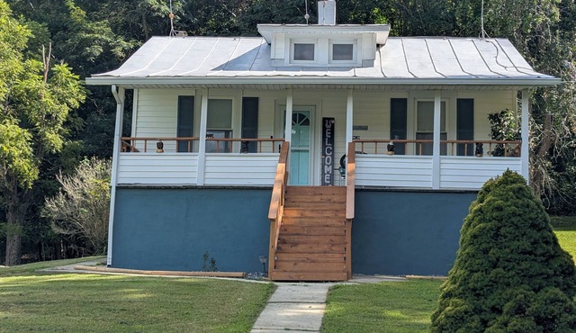 Private,convenient to Roanoke, Clifton forge,mtn. views,rivers nearby