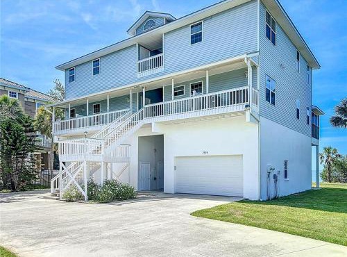 Private Family Waterfront Retreat 6BD-5BA Bring your Boat