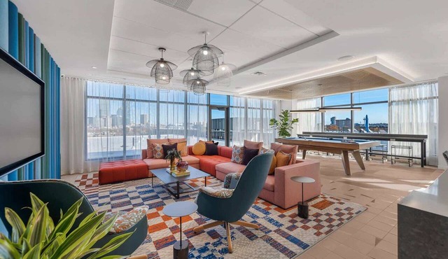 Private Modern Apt with Kitchen and Gym