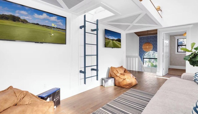 Private Resort-Style Retreat Near IMG and AMI!