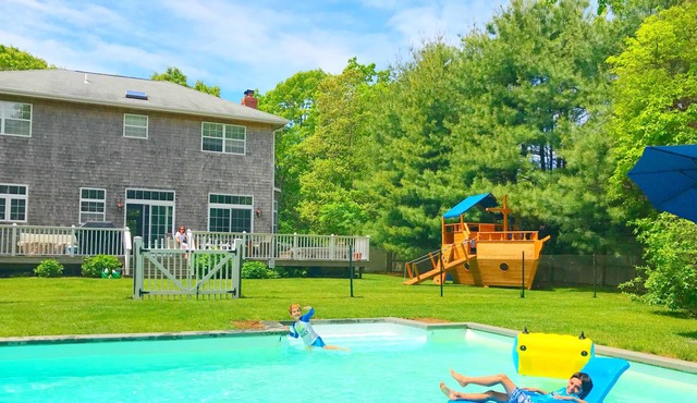Quintessential East Hampton Home in Private Beach Community. Pool, HotTub & More