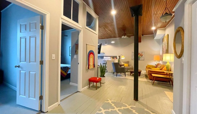 Rambling Rose A Boho 2 BR Apt in the ❤️ of Davis