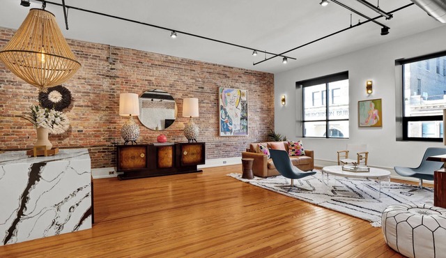Refined Historic 2BR/1BA Suite in Prime Downtown Wilmington