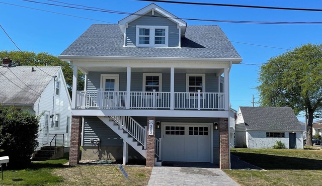 Relax in This Charming & Updated 4BR, 2BA PPB Vacation Home