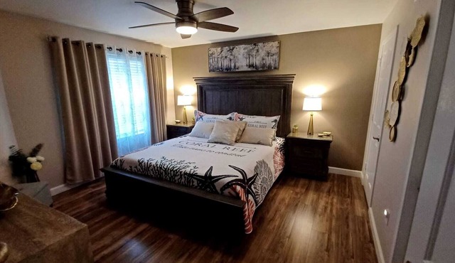 Relaxing Avalon Condo with Heated Pool, 3 Mi to Clearwater Beach- King Size Bed