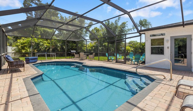 Relaxing Coastal Comfort - Heated Pool