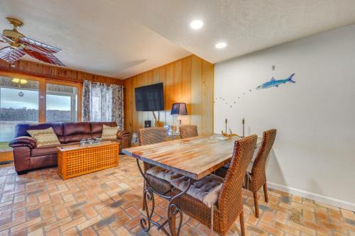 River-View Condo w/Boat Slip in Welaka!