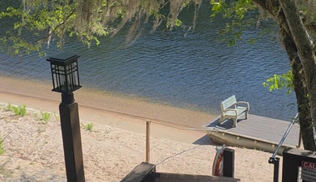 Riverbend Retreat/Suwannee Riverfront/Kayaks & Hot Tub