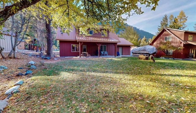 Riverview | Riverfront Wallowa Lake Retreat