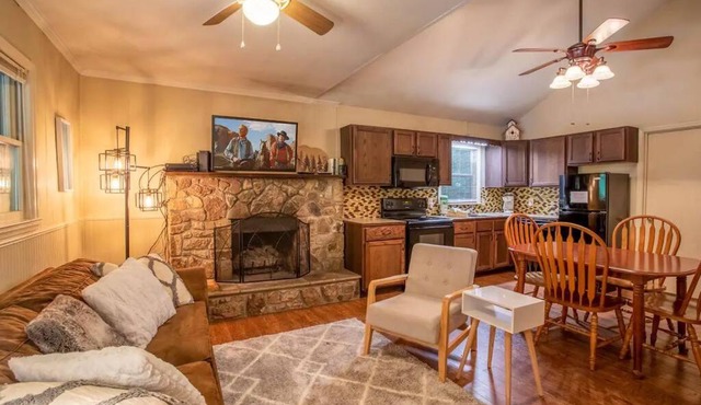 Rustic cabin near w/ attraction
