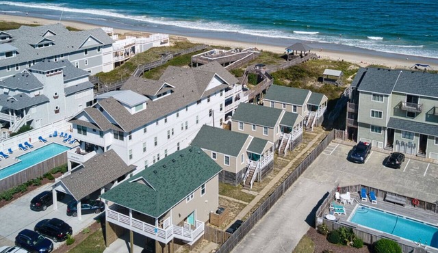 Sea Captain's Cottage 2; Oceanfront Cottage Court