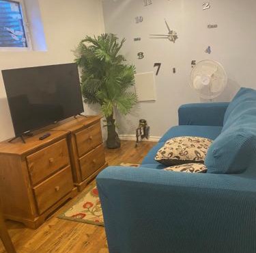 Self-contained 1-Bedroom Basement Unit