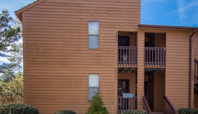 Shore Breakaway Condo - Monthly Rental - Chic's Beach