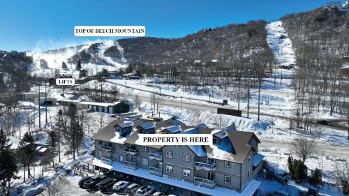 Ski Resort Backyard Walk to Lifts Brewery Coffee