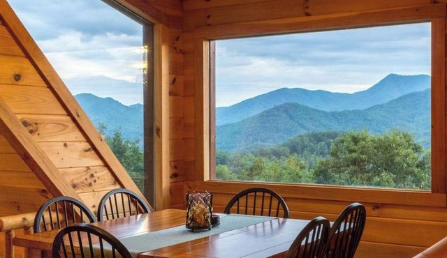 Smoky Mountain home with sauna, hot tub, multi-level deck & mountain views