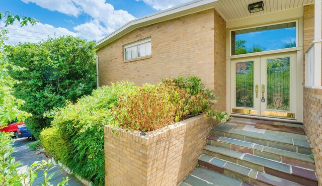 Spacious 3-bedroom Main Level -Less than half mile from Downtown Silver Spring
