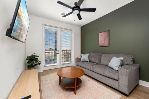 Spectacular 1-Bedroom | Walk to Raymond James!
