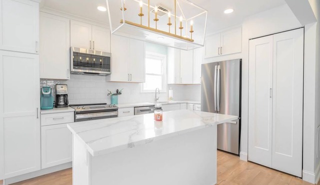 Stone Harbor/Avalon Getaway! One block from beach!