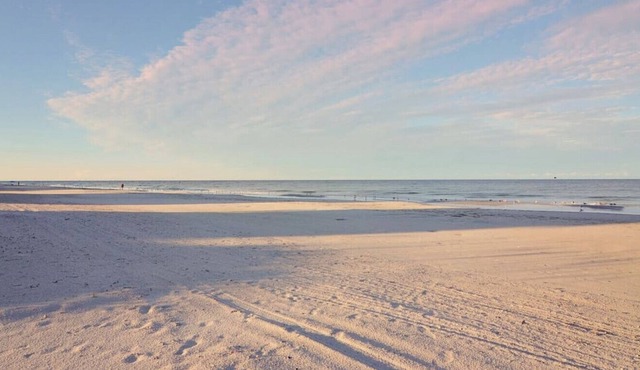 Studio by the Sea: Mahi Tide - Just Steps to the Beach!