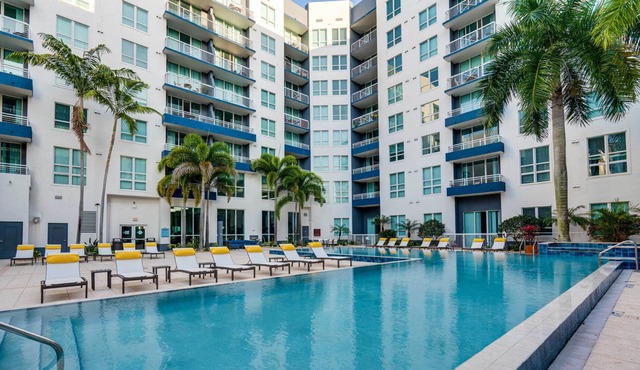 Stylish & Serene 1-BD Oasis in Vibrant Channelside