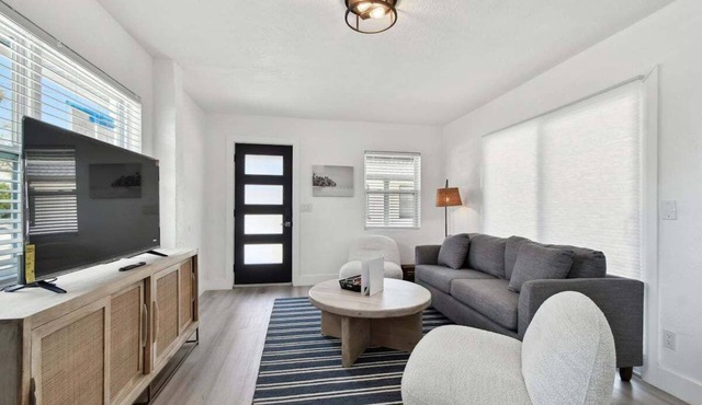 Stylish Treasure Island Getaway - Unit 8