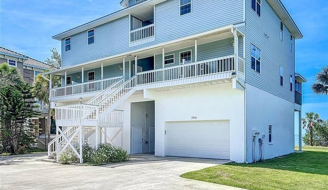 Summer Price Break!Waterfront Retreat 6BD-5BA Bring your Boat!