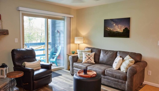 Summit View – Walk to Timberline Mountain ski lifts and lodge!