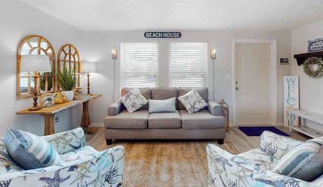 Sunny canal front home with a pool & dock - central location and dogs ok