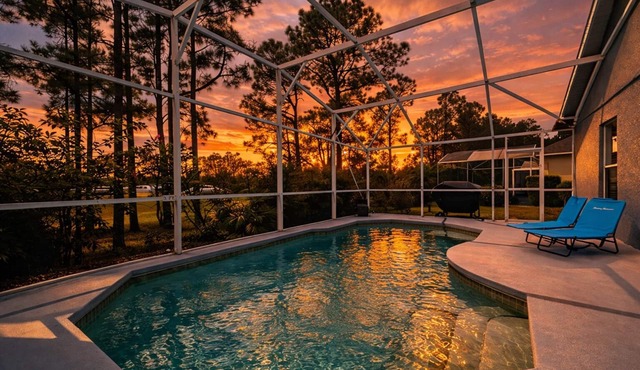 Sunny Days Retreat: Theme Parks & Golf Paradise