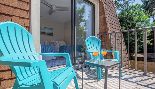Sunny Florida Retreat - Just 3 miles to the beach!