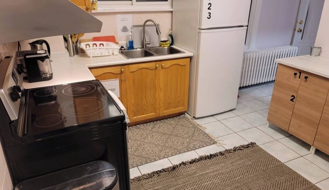 Super Spacious Private room on top floor with balcony in downtown Toronto
