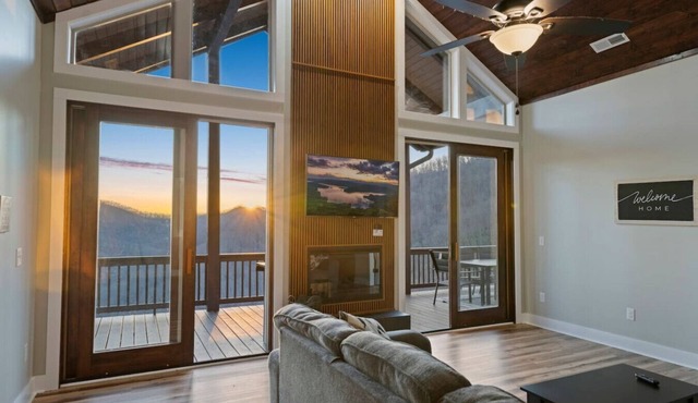 Sylva Retreat, King Suite, Mountain View, and Hiking!