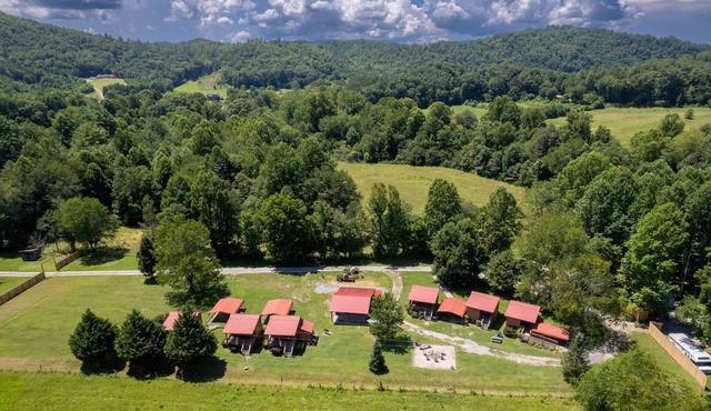 Tail of the Dragon Resort Cabins Mountain View #1