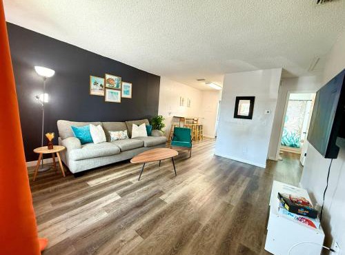Tampa Bay Apartment Near Airport, Beaches, Downtown St Pete & Raymond James Stadium
