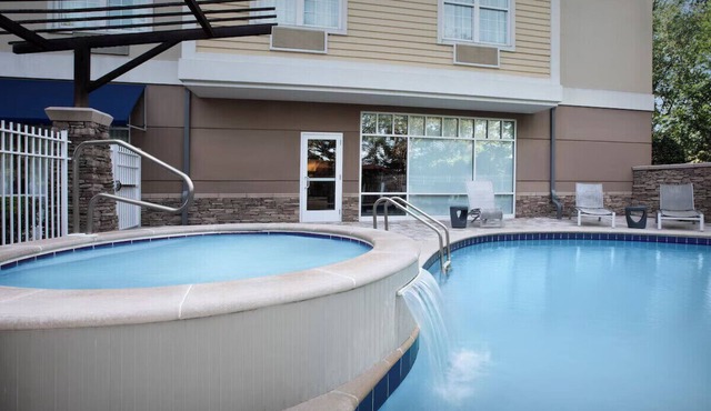 Tapestry Park King Suite w/Resort Pool & Gym