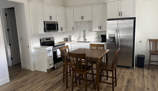 Tehachapi guesthouse A