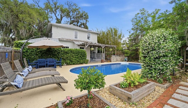 The Charlotte House - Downtown + pool and hot tub!