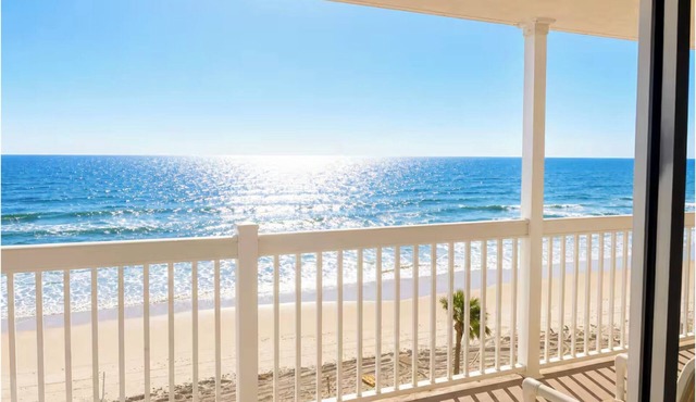 The Hideaway | Direct Oceanfront Studio