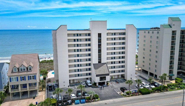 "The Salty Compass" 3 BR Ocean Front in Windy Hill